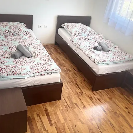 Velura Nyaraló *