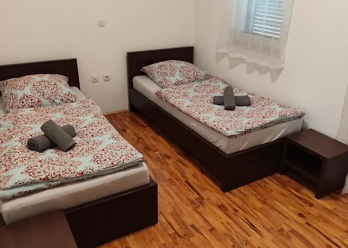 Velura Vikendica